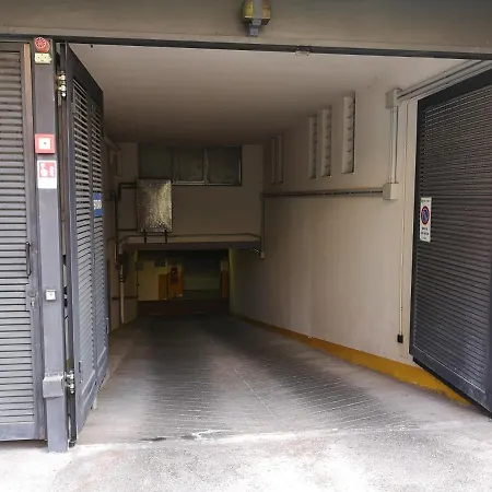 Convenient Family With Private Parking *